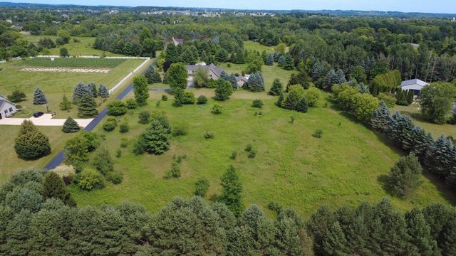 W287N8810 Center Oak ROAD, Hartland, WI 53029