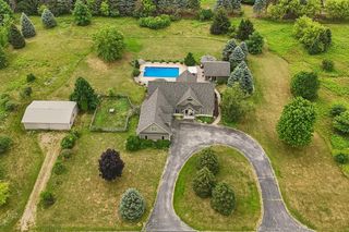W287N8810 Center Oak ROAD, Hartland, WI 53029