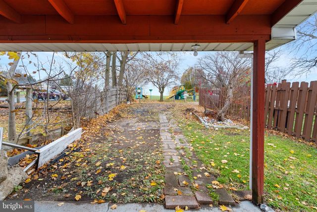 125 WABASH AVE, Bath, PA 18014