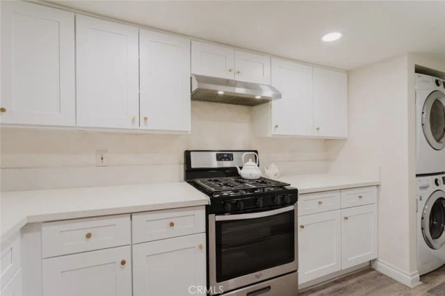 413 Hawthorne Street 206, Glendale, CA 91204