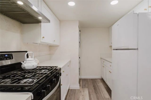 413 Hawthorne Street 206, Glendale, CA 91204