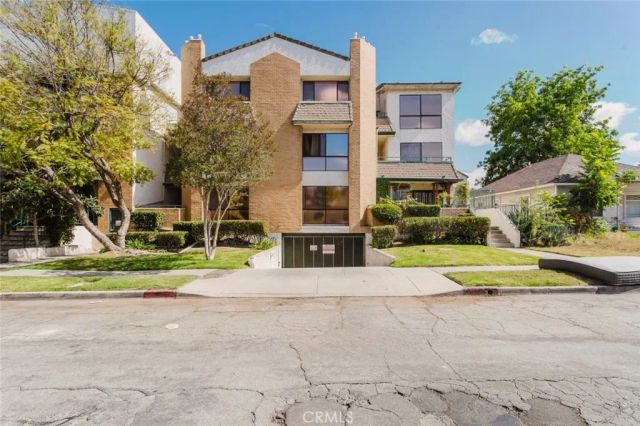 413 Hawthorne Street 206, Glendale, CA 91204