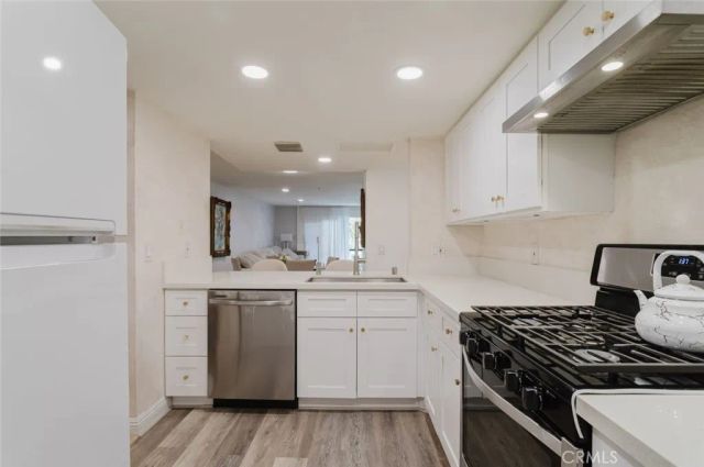 413 Hawthorne Street 206, Glendale, CA 91204