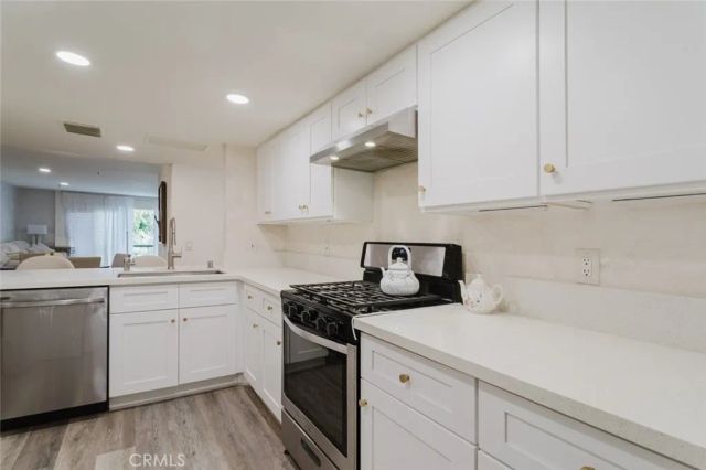 413 Hawthorne Street 206, Glendale, CA 91204