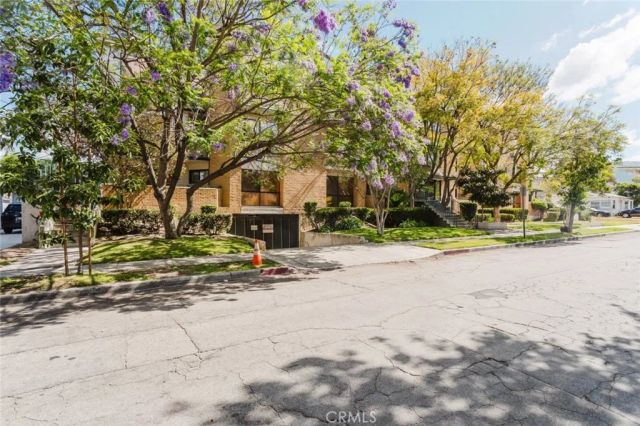 413 Hawthorne Street 206, Glendale, CA 91204