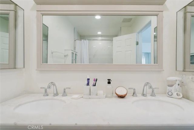 413 Hawthorne Street 206, Glendale, CA 91204
