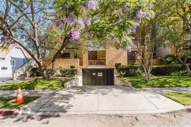 413 Hawthorne Street 206, Glendale, CA 91204
