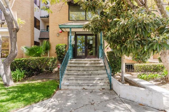 413 Hawthorne Street 206, Glendale, CA 91204