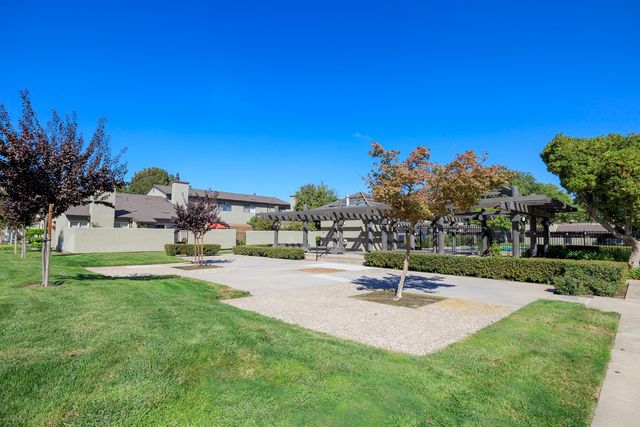 1822 Plaza De Maria, Modesto, CA 95350