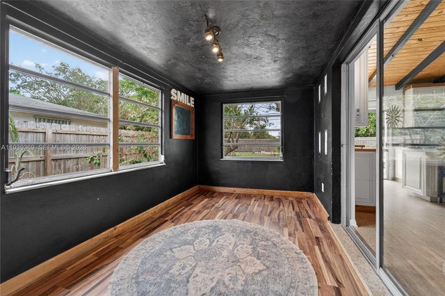 607 N Coconut Ave N, Port St. Lucie, FL 34952