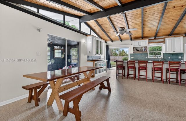 607 N Coconut Ave N, Port St. Lucie, FL 34952