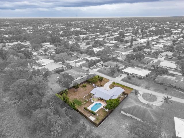 607 N Coconut Ave N, Port St. Lucie, FL 34952