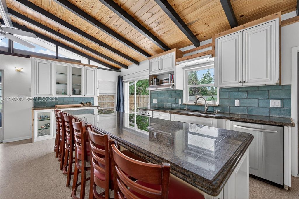 607 N Coconut Ave N, Port St. Lucie, FL 34952