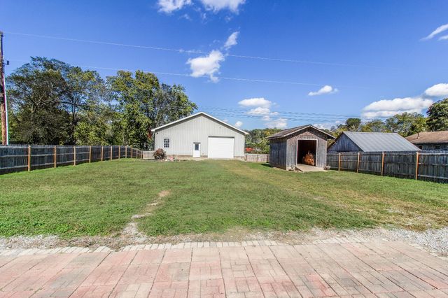 311 E Main St, Waverly, TN 37185