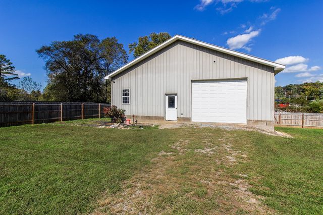 311 E Main St, Waverly, TN 37185