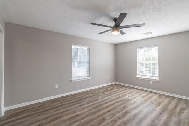 725 10th Street, Dickinson, TX 77539
