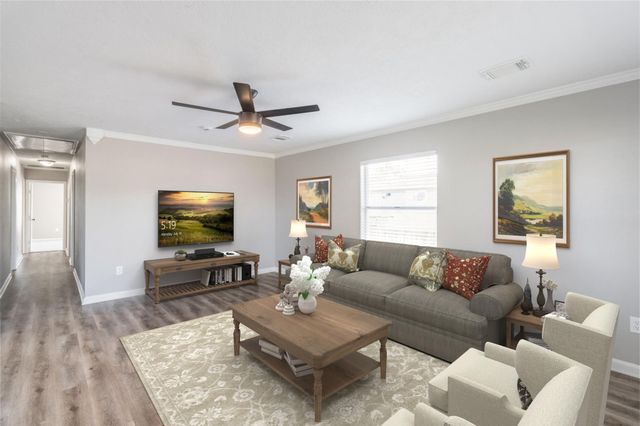 725 10th Street, Dickinson, TX 77539