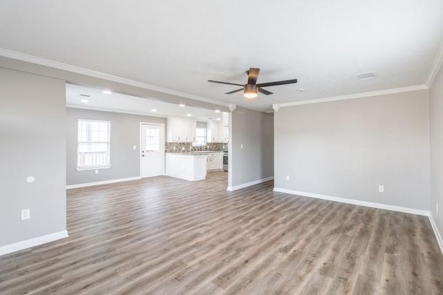 725 10th Street, Dickinson, TX 77539