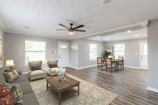 725 10th Street, Dickinson, TX 77539