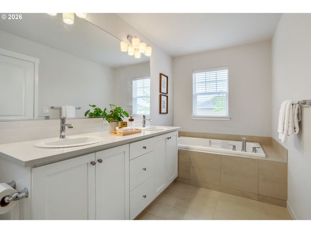 7172 Nw BOUNTIFUL Ter, Portland, OR 97229