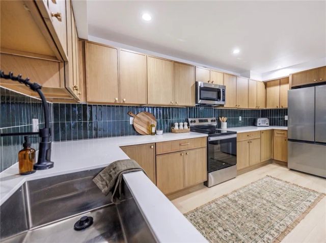 2938 Sycamore Avenue 3, Los Angeles, CA 90016