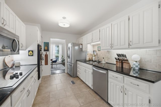 8105 S 74th East Avenue, Tulsa, OK 74133