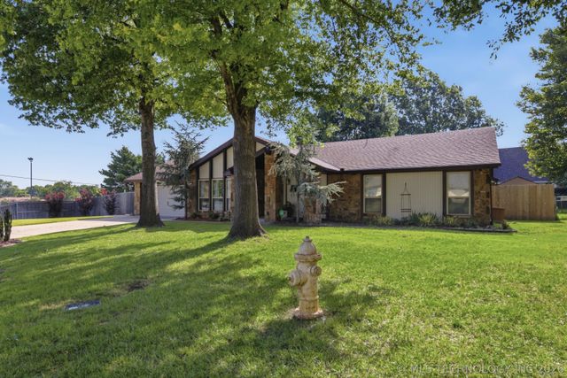 8105 S 74th East Avenue, Tulsa, OK 74133