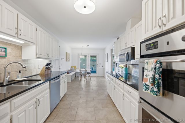 8105 S 74th East Avenue, Tulsa, OK 74133