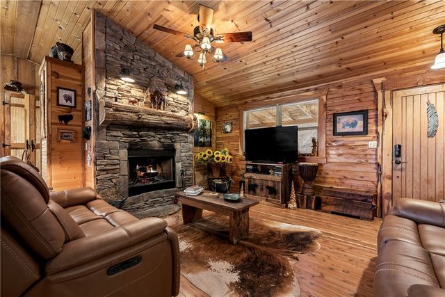 155 - 157 County Road 210, Eureka Springs, AR 72632