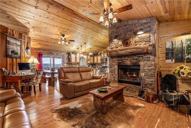 155 - 157 County Road 210, Eureka Springs, AR 72632