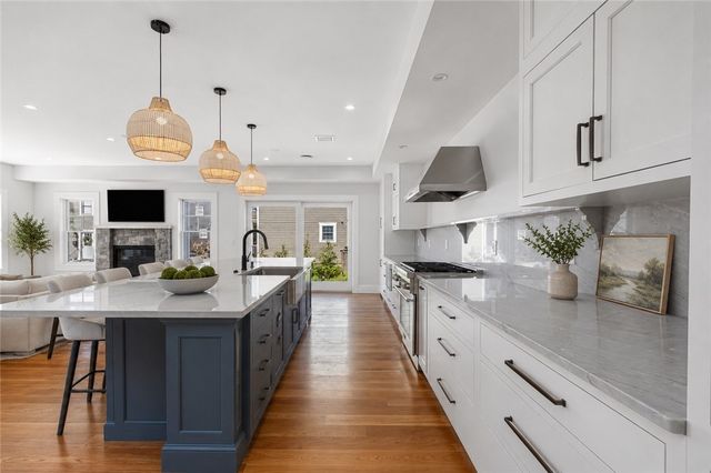 6 Sharon Court, Newport, RI 02840