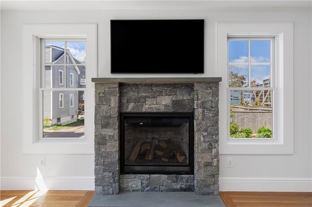 6 Sharon Court, Newport, RI 02840