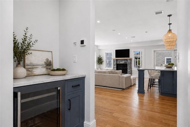 6 Sharon Court, Newport, RI 02840