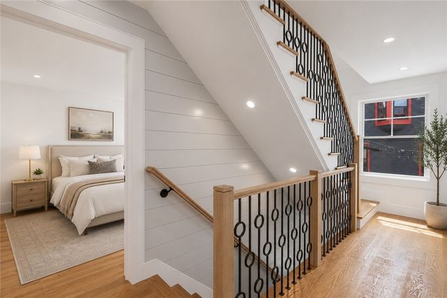6 Sharon Court, Newport, RI 02840