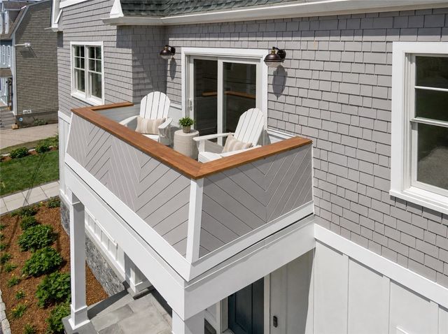 6 Sharon Court, Newport, RI 02840