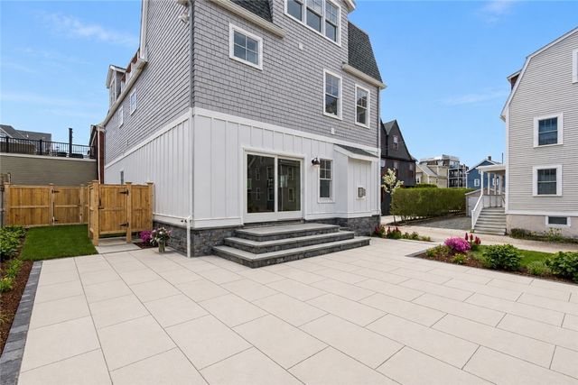 6 Sharon Court, Newport, RI 02840