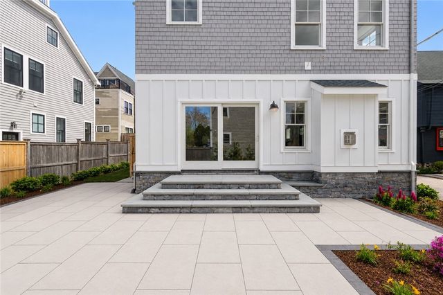 6 Sharon Court, Newport, RI 02840