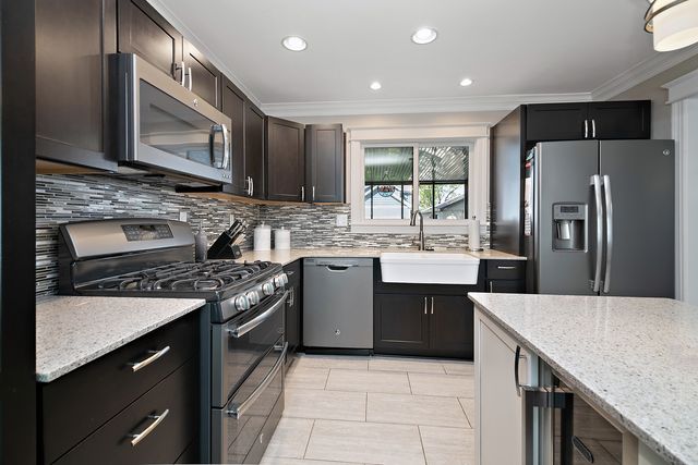 1002 Warner Avenue, Lemont, IL 60439