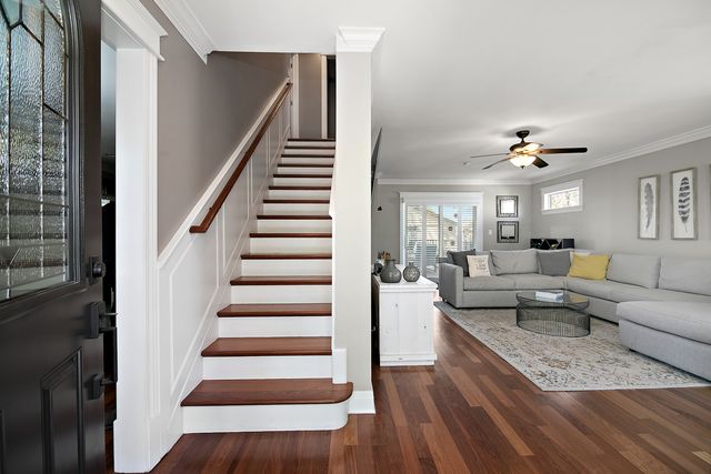 1002 Warner Avenue, Lemont, IL 60439