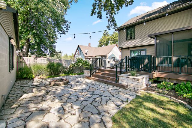 1002 Warner Avenue, Lemont, IL 60439