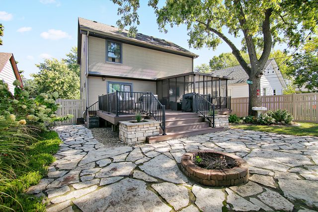 1002 Warner Avenue, Lemont, IL 60439
