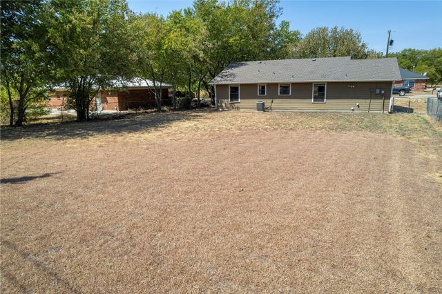 222 Oak Court, Rhome, TX 76078