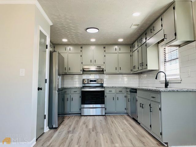 802 Bedford Bay Trail, Lawrenceville, GA 30046