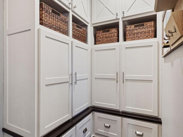 9785 Emerson Court, Eden Prairie, MN 55347