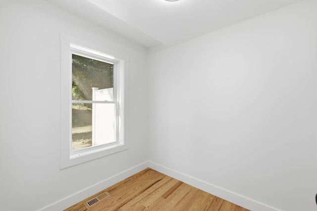 164 Main St A, Westford, MA 01886