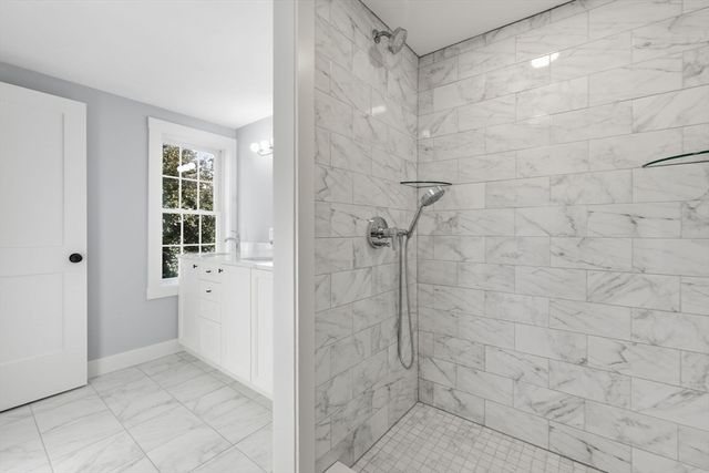 164 Main St A, Westford, MA 01886