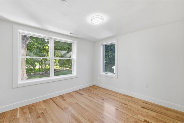 164 Main St A, Westford, MA 01886