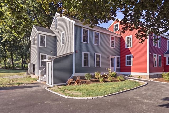 164 Main St A, Westford, MA 01886