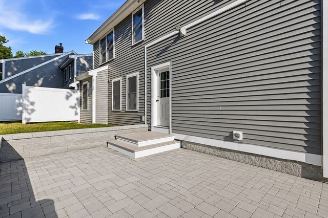 164 Main St A, Westford, MA 01886