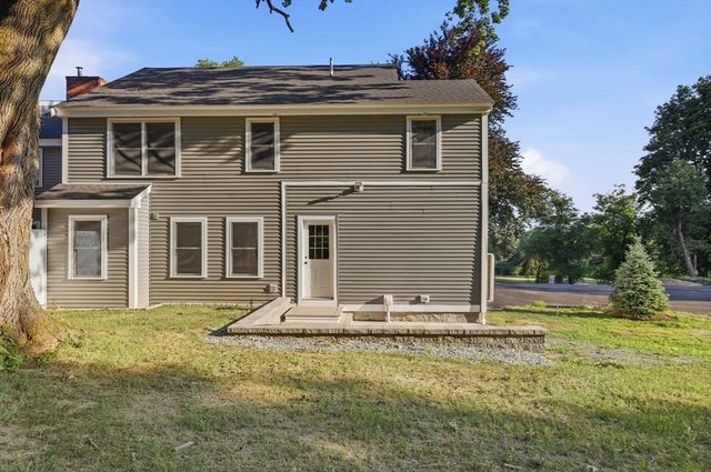 164 Main St A, Westford, MA 01886